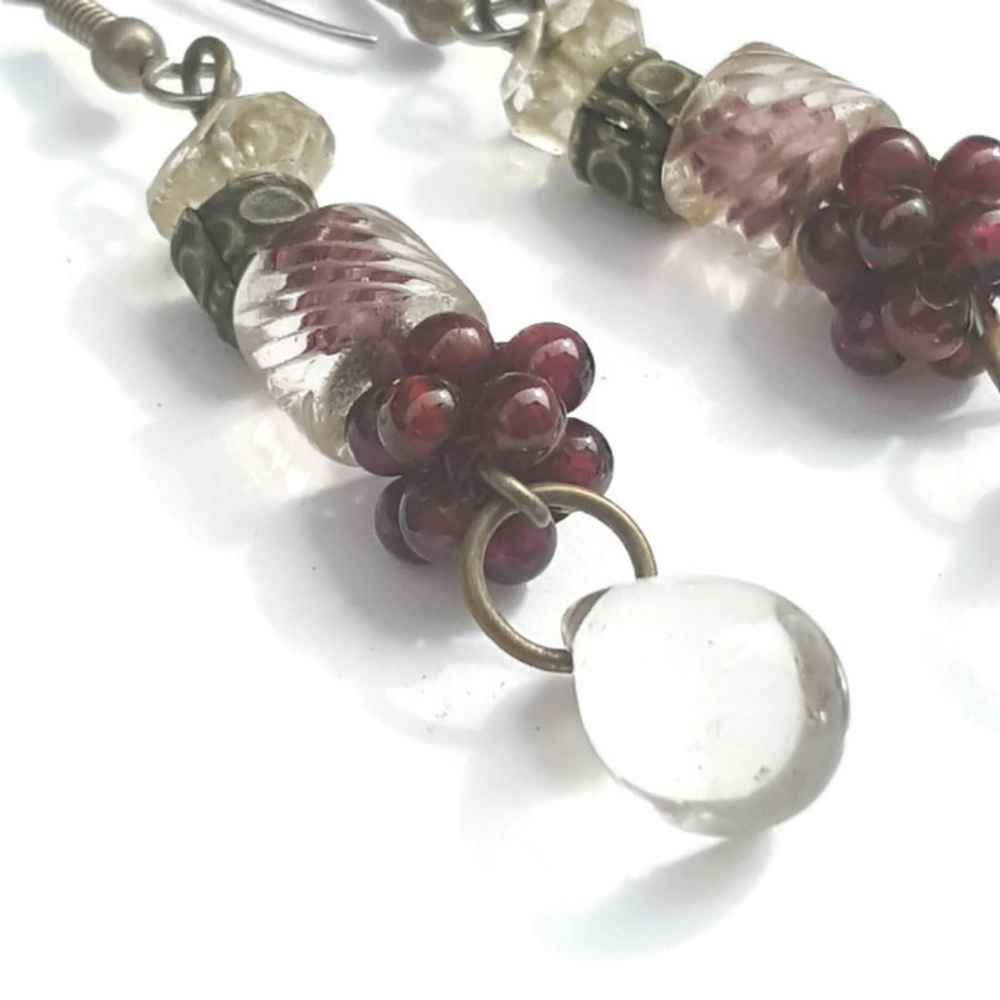 Vintage Dangly Purple Wine Grape Earrings VGUC - Picture 2 of 3